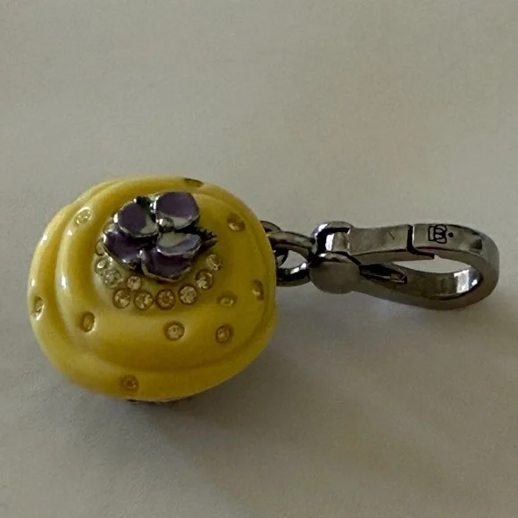 Juicy Couture Yellow and Purple cupcakes charms - Picture 3 of 7